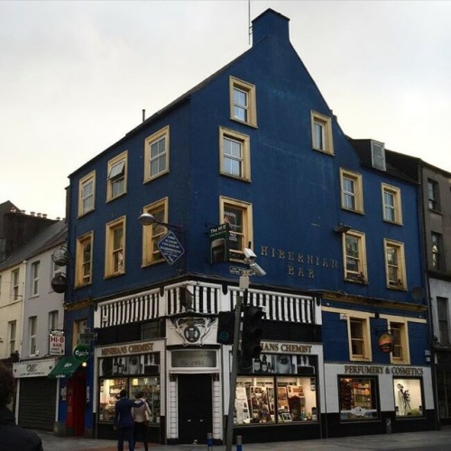 @borelly Me n You Hi Bi next time you're down. Early evening drinkies then over to Maynes for grub. #CorkCity #HiB #pub #chemist #Minihans #MinihansChemist #WinthropStreet #OliverPlunkettStreet #CorkInstitution #perfumeryandcosmetics