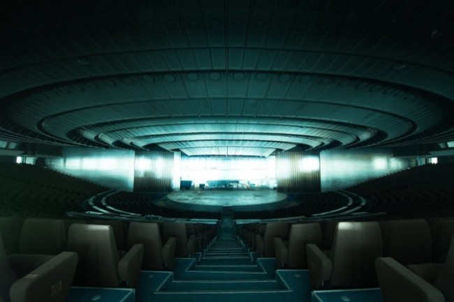 linnahall-is-a-former-concert-hall-that-was-completed-in-tallinn-estonia-in-1980-with-a-two-minute-exposure-on-the-camera-de-rueda-was-able-to-reveal-its-architectural-structure-which-otherwise-sat-in-darkness