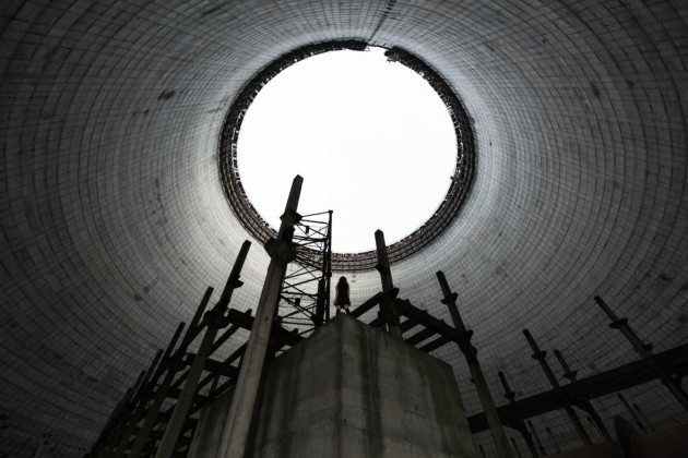 he-even-dared-to-go-into-the-chernobyl-territory-heres-the-inside-of-a-cooling-tower-of-a-chernobyl-nuclear-power-plant-that-was-never-completed