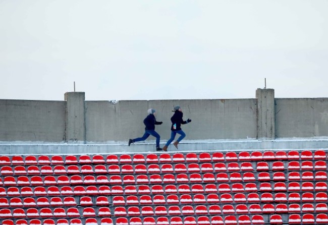 Fans run to keep warm