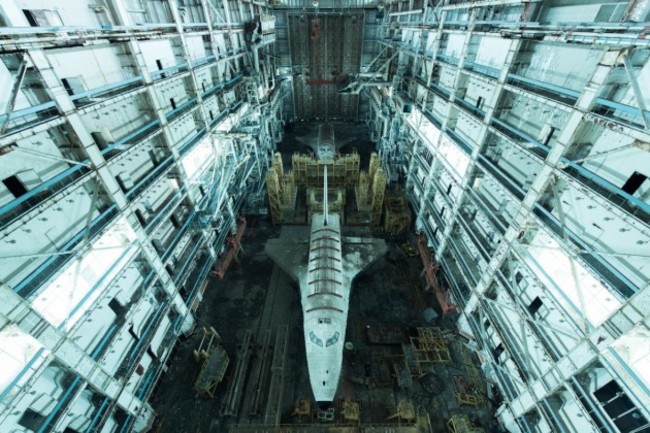 here-two-rarely-photographed-relics-of-the-soviet-space-race-were-found-inside-a-huge-abandoned-warehouse-to-find-these-subjects-de-rueda-had-to-travel-more-than-100-miles-off-the-road-and-walk-through-a-highly-restricted