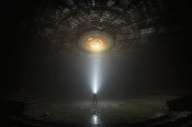 this-is-inside-the-abandoned-buzludzha-monument-in-the-mountains-of-bulgaria-built-in-1974-the-massive-statue-commemorated-socialist-communism-the-site-has-been-untouched-and-uncared-for-since-1989