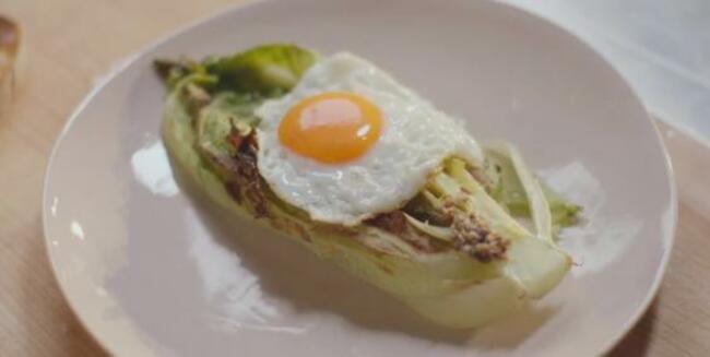 Simply-Nigella-egg-on-salad