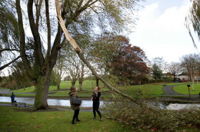 18/11/2015 Catherine O'Grady, left, and Christine