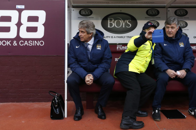 Soccer - Barclays Premier League - Burnley v Manchester City - Turf Moor