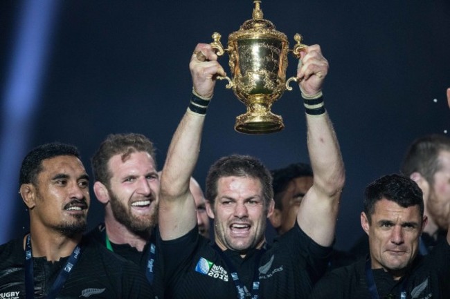 Richie McCaw lifts the Webb Ellis cup