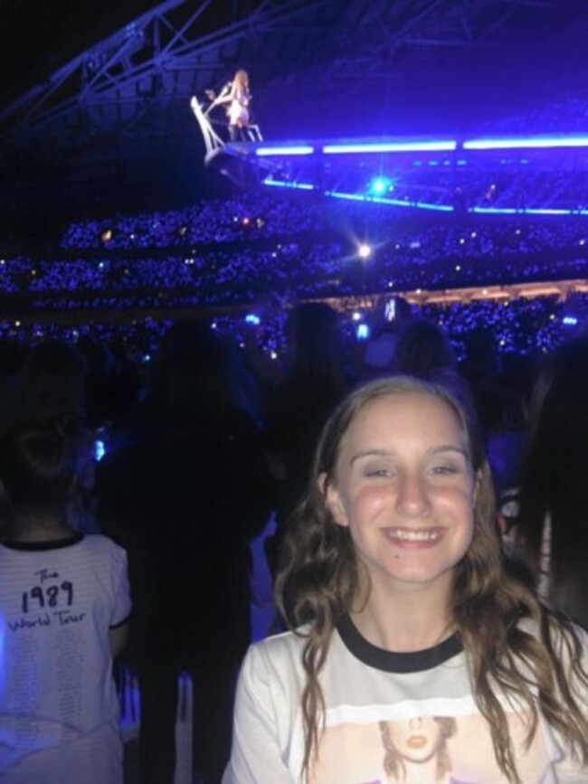 Mobile Uploads - Help Jorja meet Taylor swift in Sydney 2015 | Facebook