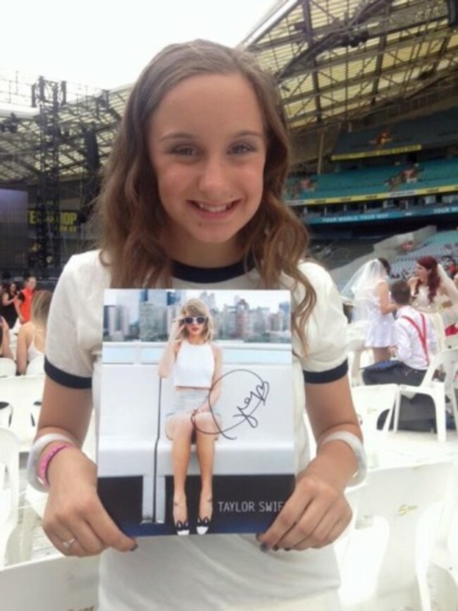 Mobile Uploads - Help Jorja meet Taylor swift in Sydney 2015 | Facebook