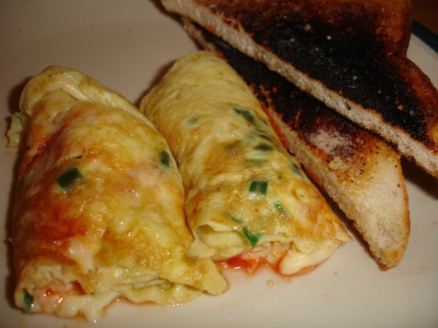 Cheese 'n chilli omlette