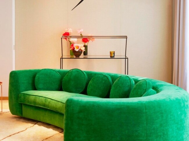 the-flat-has-2-living-rooms-a-library-and-a-family-kitchen