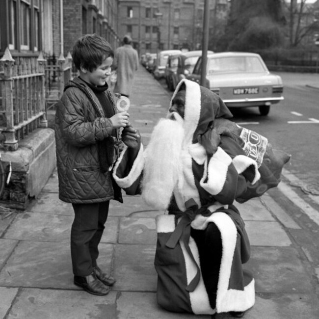 Customs and Traditions - Father Christmas - Little Clarendon Street, Oxford