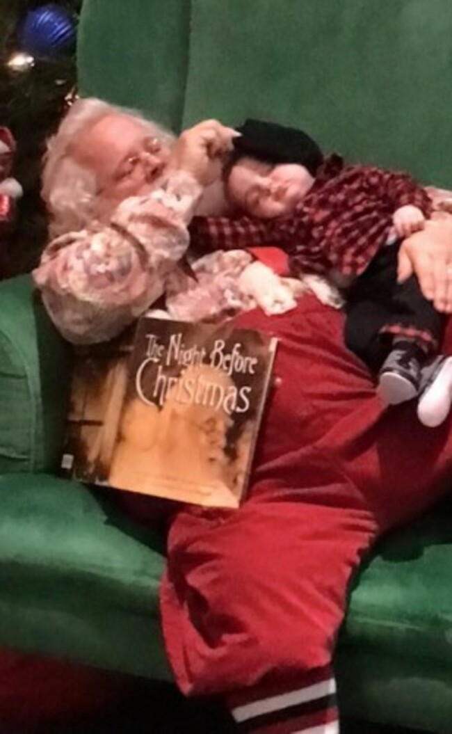 santasleep2