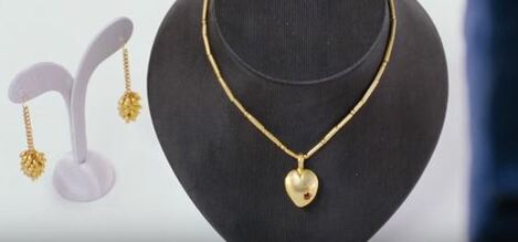 Love actually gold on sale necklace