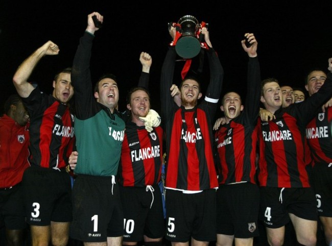 Barry Ferguson lifts the cup