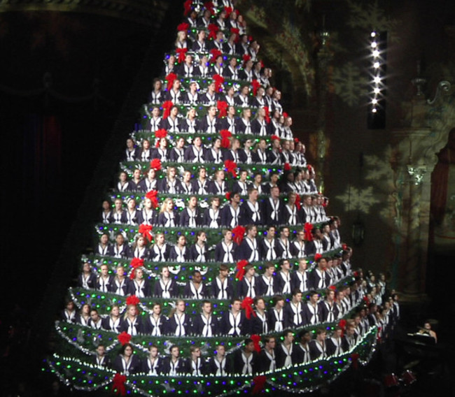 Singing Christmas Tree