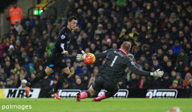 Norwich City v Arsenal - Barclays Premier League - Carrow Road