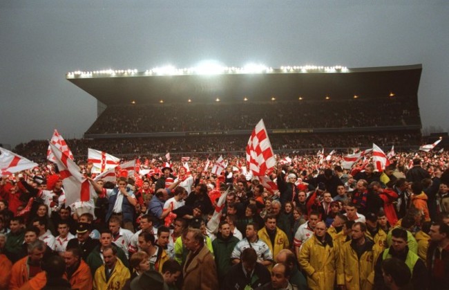 Ulster Fans spill on to the pitch 30/1/1999