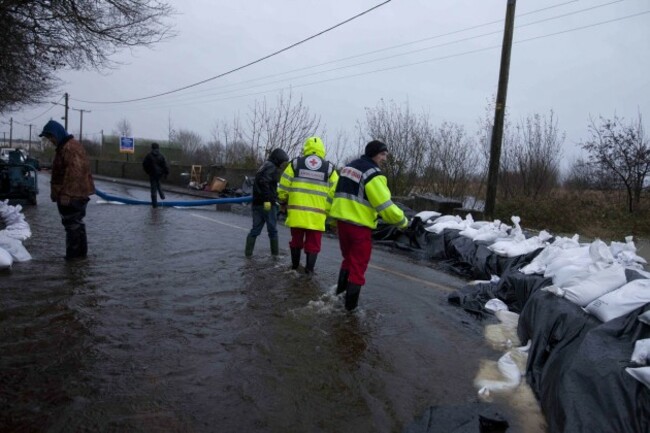 9/12/2015. Flooding Athlone. A Red Cross team arri