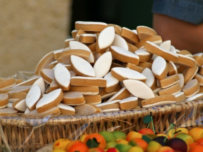 france-calissons-are-a-smooth-chewy-almond-flavored-candy-made-with-candied-fruit-and-ground-almonds-then-topped-with-a-thin-layer-of-white-icing