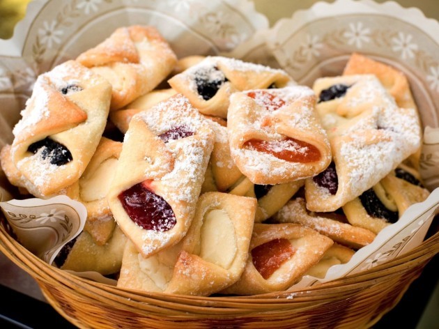 poland-kolaczki-are-jam-filled-holiday-cookies-that-are-especially-popular-after-the-big-polish-christmas-eve-dinner-called-the-wigilia