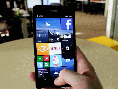Lumia 950 half screen