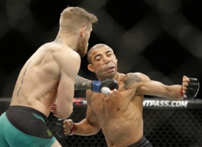 ufc-194-mixed-martial-arts-16-390x285