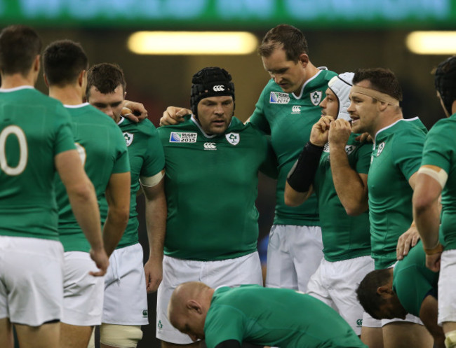 Ireland team huddle Mike Ross