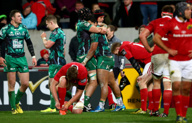 John Muldoon celebrates with try scorer Bundee Aki