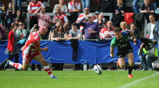 Matt Healy scores his side's third try