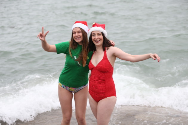 25/12/2015. Christmas Day swim at the 40 foot. (Lt