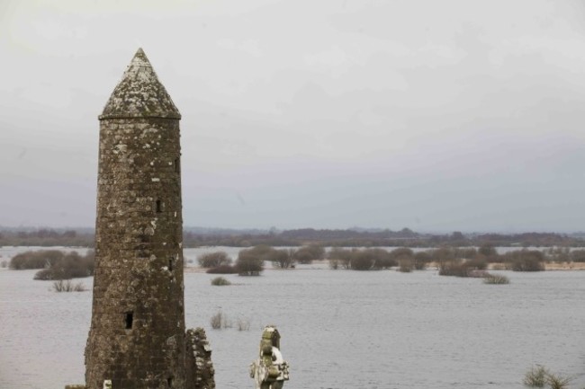 14/12/2015. Floods Shannonbridge. The swollen Shan