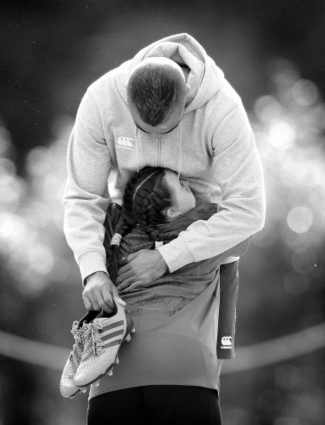 Ireland&Otilde;s Simon Zebo with fan Jennifer Malone during the training