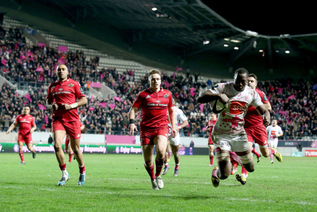 Sekou Macalou scores a try