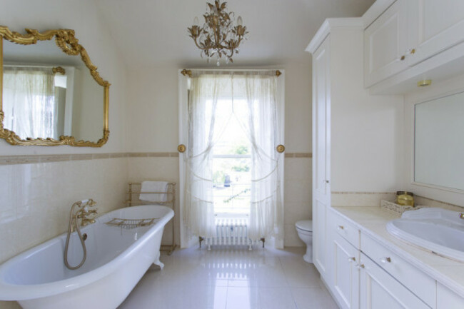 87d2a808d9ee99f8c5a14b2488fd4ead