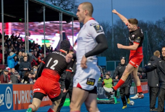 Owen Farrell celebrates Duncan Taylor's try