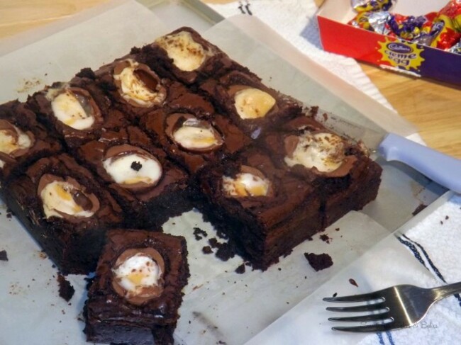 Creme egg brownies (70)