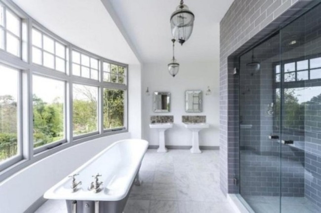 the-historic-mansion-is-located-not-far-from-other-a-list-celebrities-such-as-kate-winslet-who-lives-in-west-wittering-and-heather-mills-in-robertsbridge-who-was-formerly-married-to-paul-mccartney