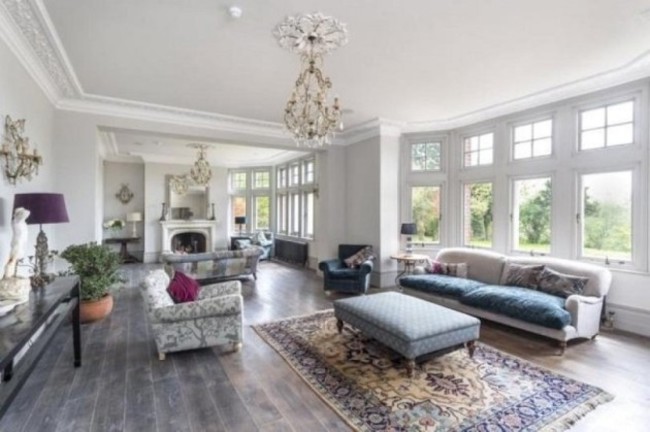 blanchett-is-expected-to-live-there-with-her-husband-and-four-children-following-the-recent-sale-of-their-sydney-home-in-last-year-which-went-under-the-hammer-for-9-million-128-million