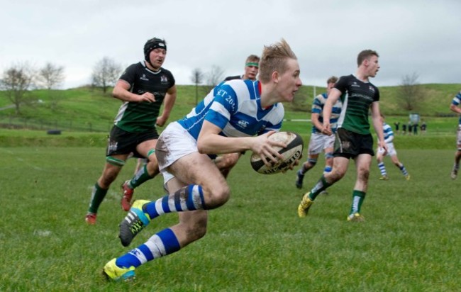 Brian Fitzpatrick scores a try