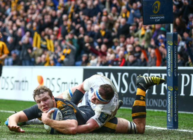 Joe Launchbury scores a try despite Rhys Ruddock