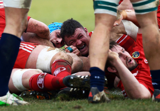 Dave Kilcoyne scores a try