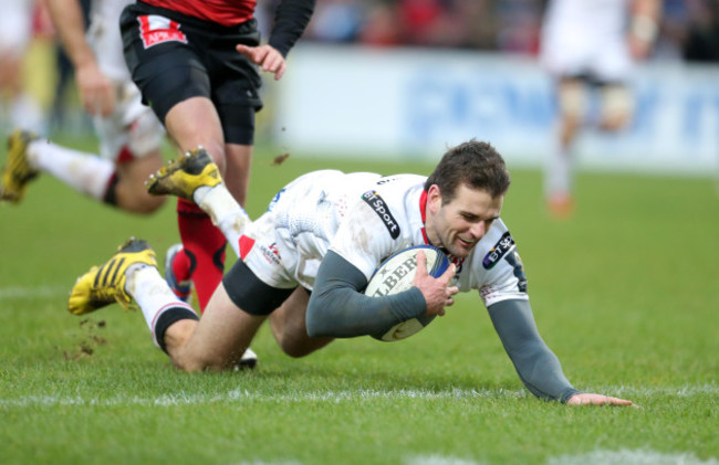 Jared Payne scores a try