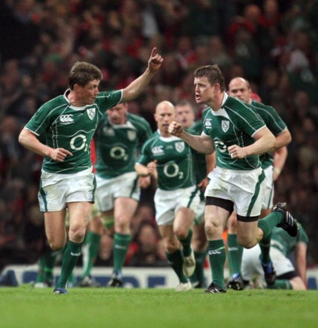 Ronan O'Gara celebrates scoring the winning drop goal with Brian O'Driscoll