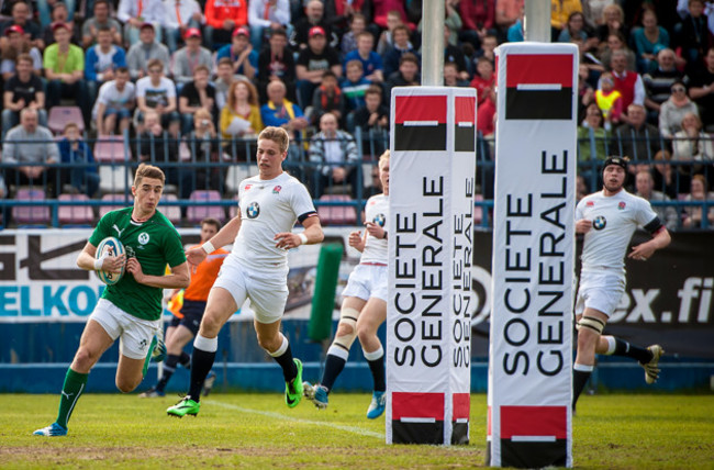 Jack Power runs in to score their first try