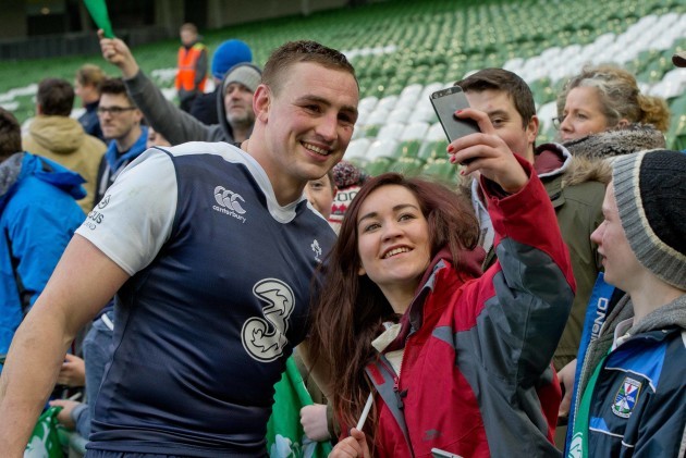 Tommy O'Donnell with fans