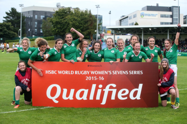 The Ireland team celebrate qualifying for the HSBC World Rugby Sevens Series