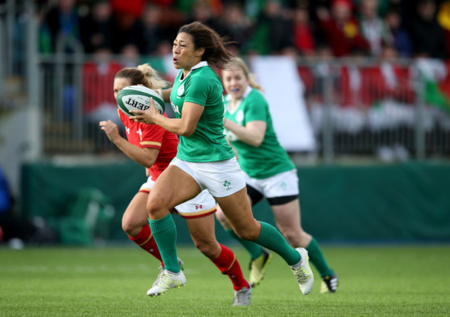 Sene Naoupu runs in a try