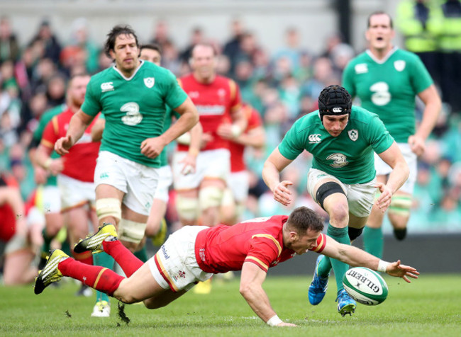 Tommy OÕDonnell with Gareth Davies