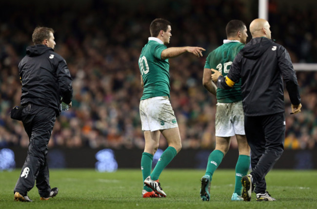 Jonathan Sexton and Rob Kearney injured