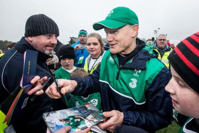 Joe Schmidt signs autographs for supporters